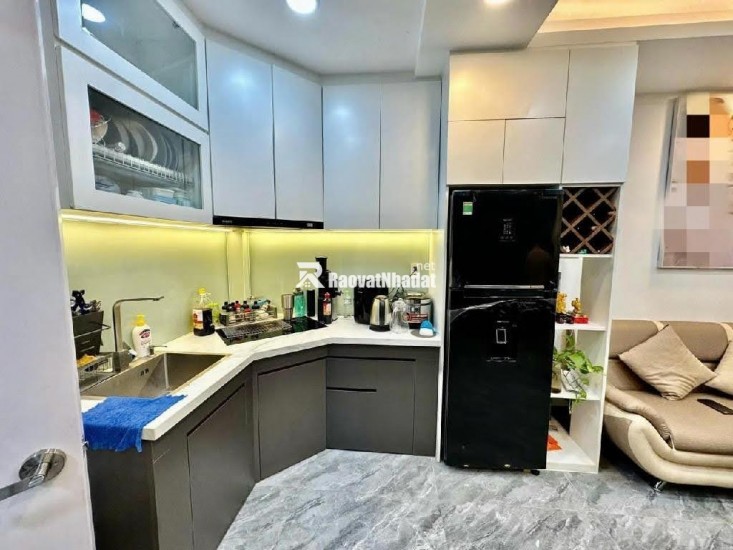 Nhà đẹp Bến Vân Đồn – ngang 5m, hẻm 6m